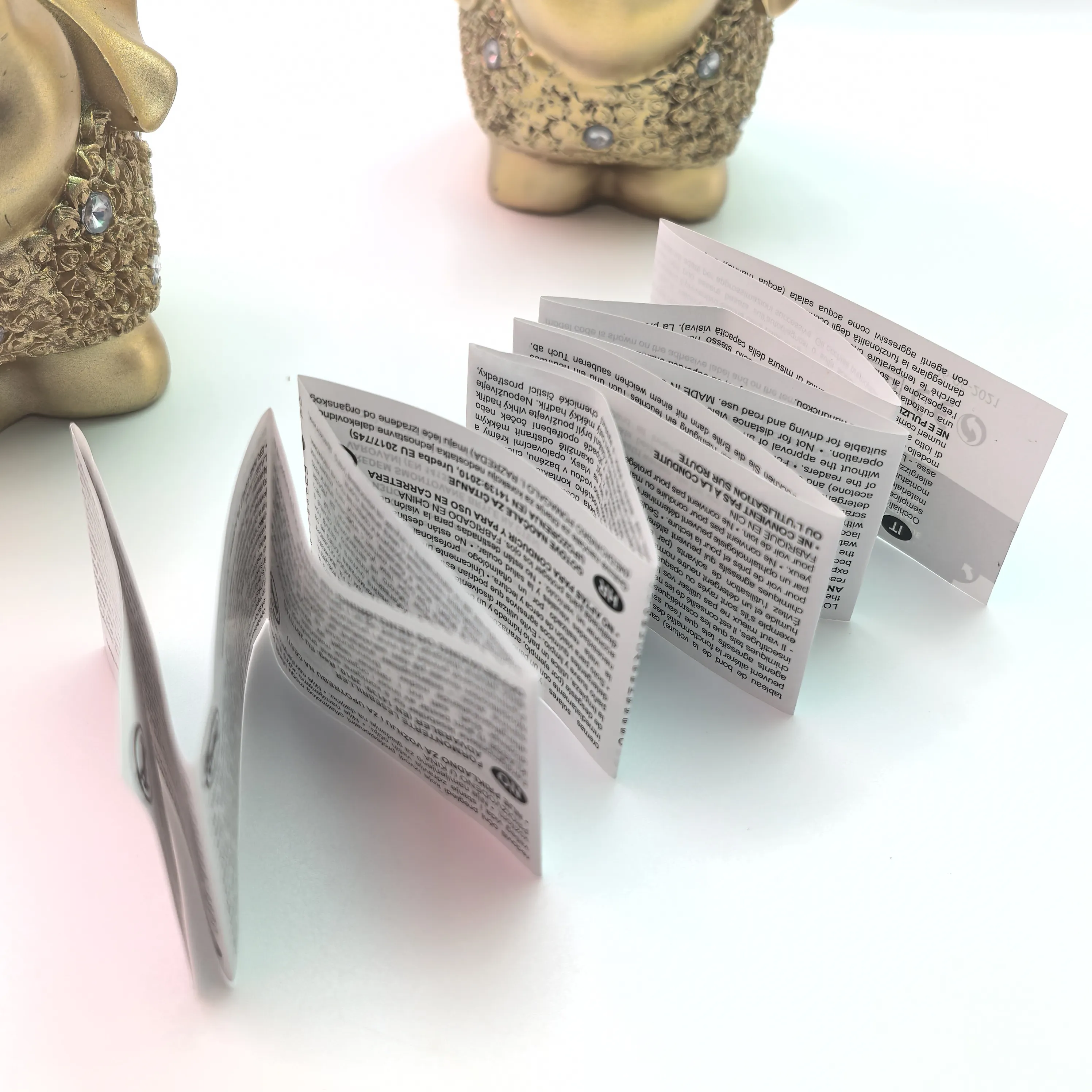 چگونه برچسب کتابچه ها را بفهمیم؟