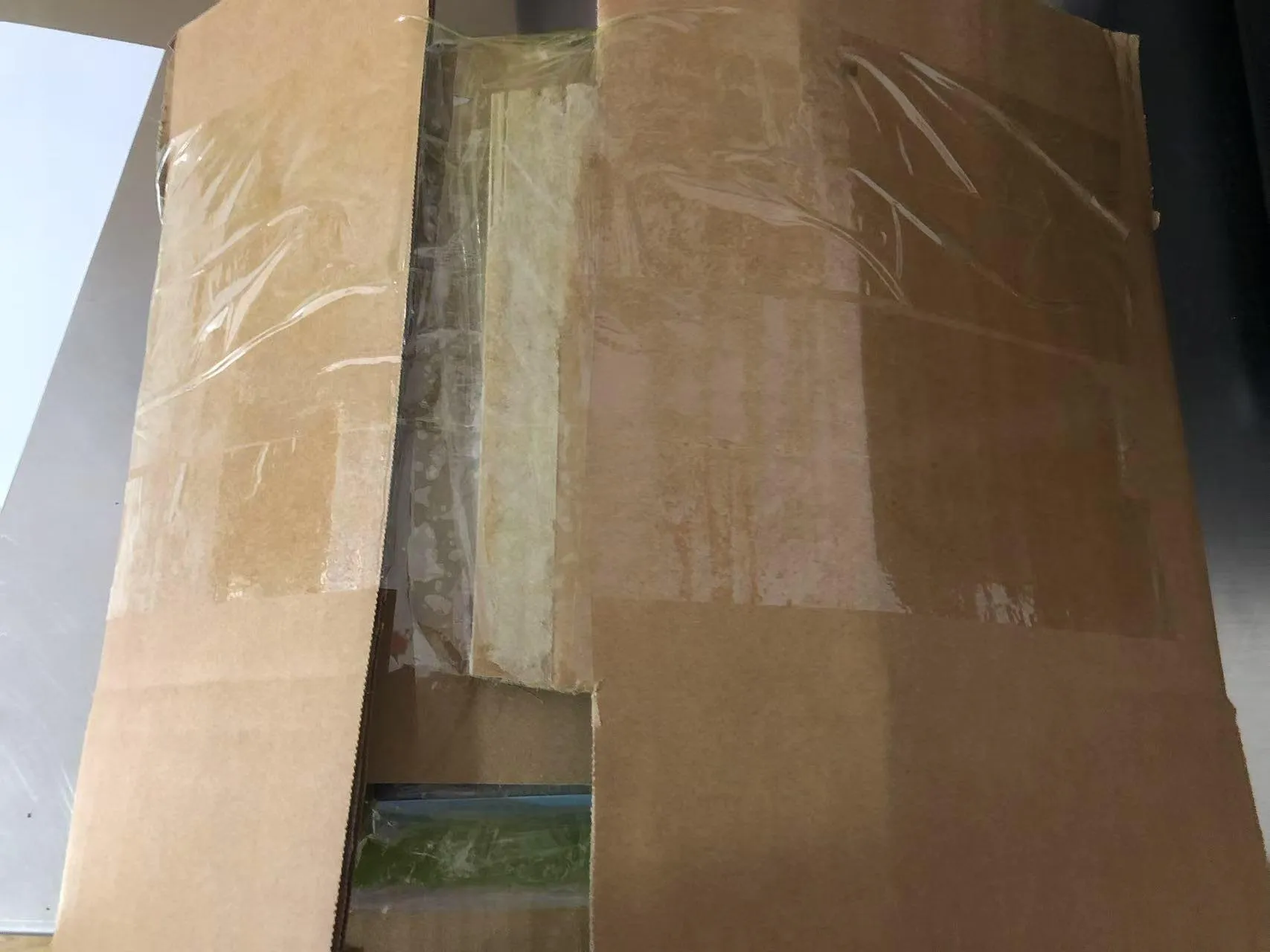 پیشرفت ارسال کتاب های برچسب بچه قابل حمل به اوگاندا